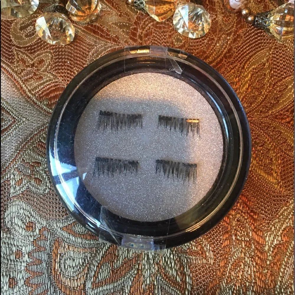 🎃 - MAGNETIC EYELASHES - new & sealed! - Picture 8 of 12